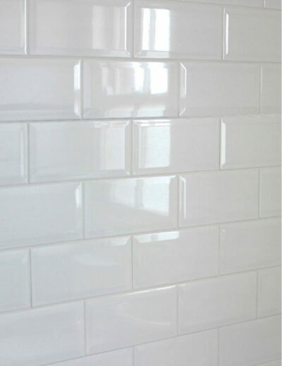 PŁYTKI ŚCIENNE cegiełka biała 10X20 BIAŁE POLYSK  DEKOR FREZ