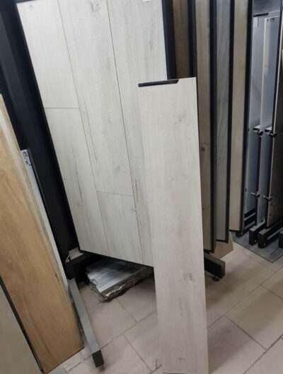 PŁYTKI PODŁOGOWE DREWNOPODOBNE 20X120 WHITE  BIELONE